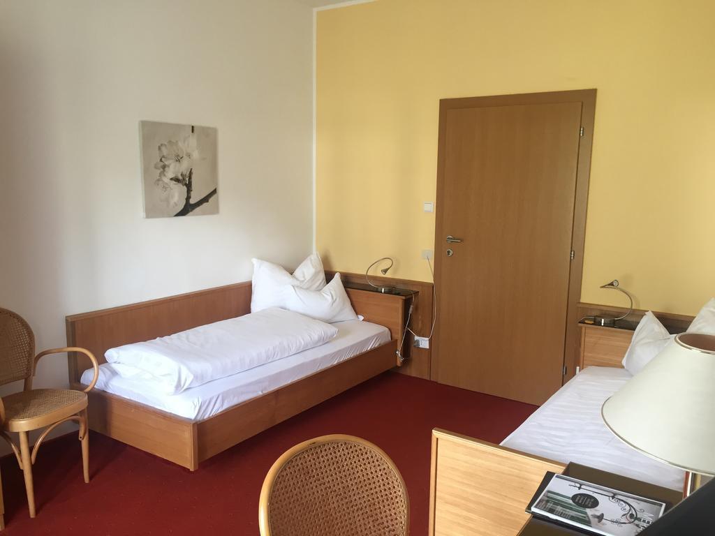 Hotel Zima Merano Esterno foto